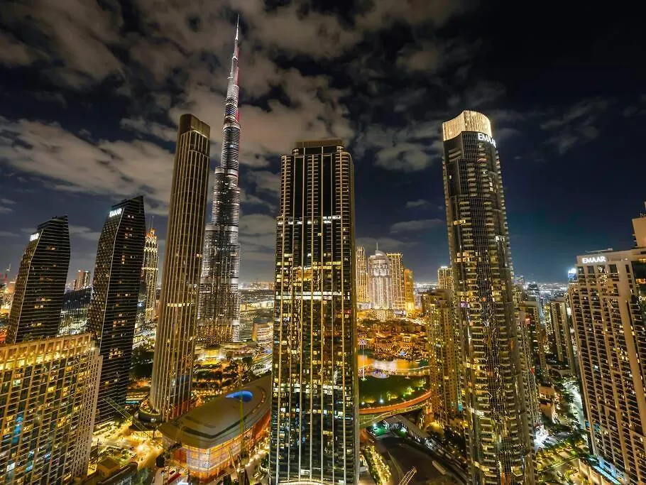 Modern High Rise 2Br Apartment With Burj Khalifa Views, Steps From Dubai Opera And Near Dubai Mall