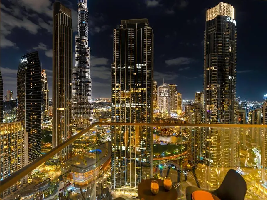 Modern High Rise 2Br Apartment With Burj Khalifa Views, Steps From Dubai Opera And Near Dubai Mall