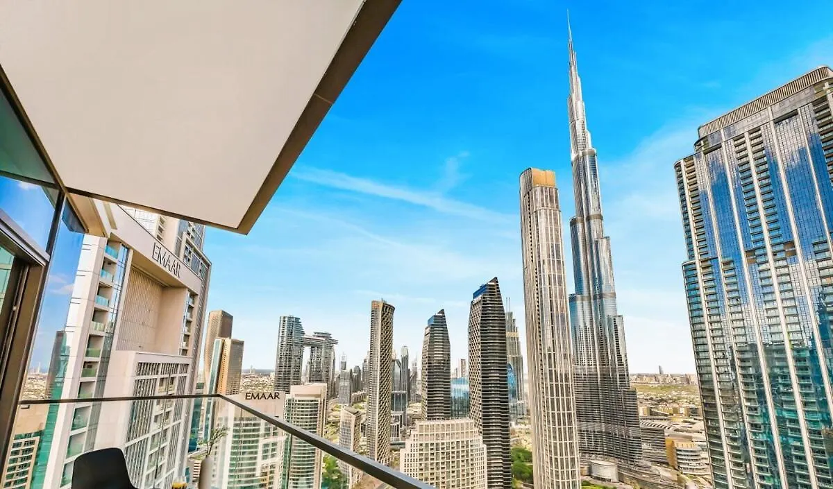 Modern High Rise 2Br Apartment With Burj Khalifa Views, Steps From Dubai Opera And Near Dubai Mall
