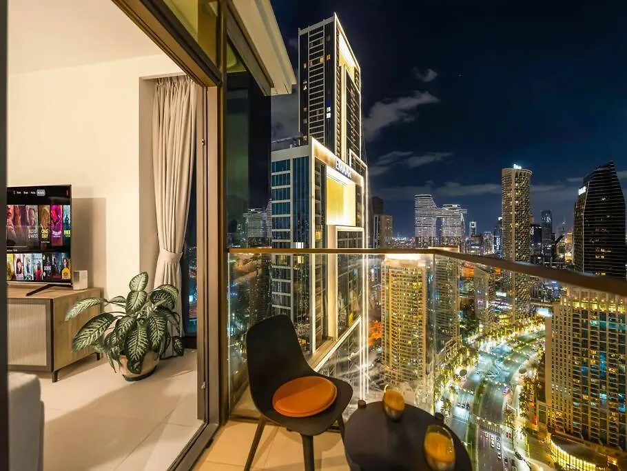 Modern High Rise 2Br Apartment With Burj Khalifa Views, Steps From Dubai Opera And Near Dubai Mall
