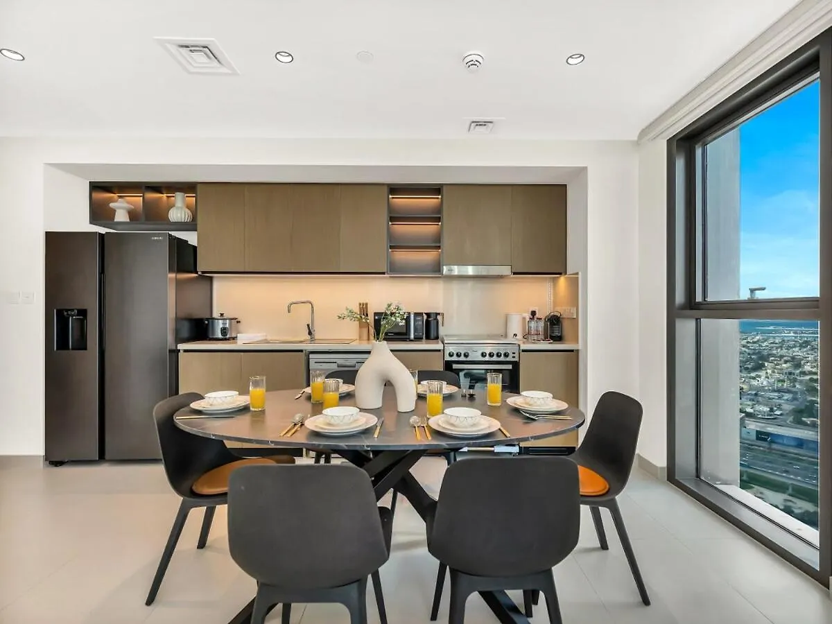 Modern High Rise 2Br Apartment With Burj Khalifa Views, Steps From Dubai Opera And Near Dubai Mall