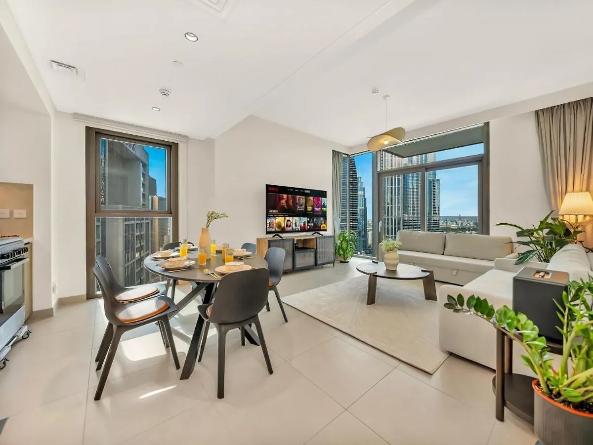 Modern High Rise 2Br Apartment With Burj Khalifa Views, Steps From Dubai Opera And Near Dubai Mall