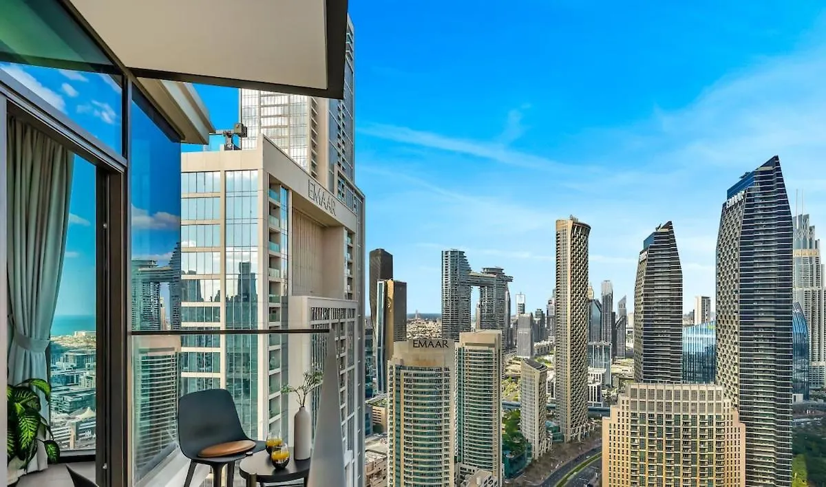 Modern High Rise 2Br Apartment With Burj Khalifa Views, Steps From Dubai Opera And Near Dubai Mall