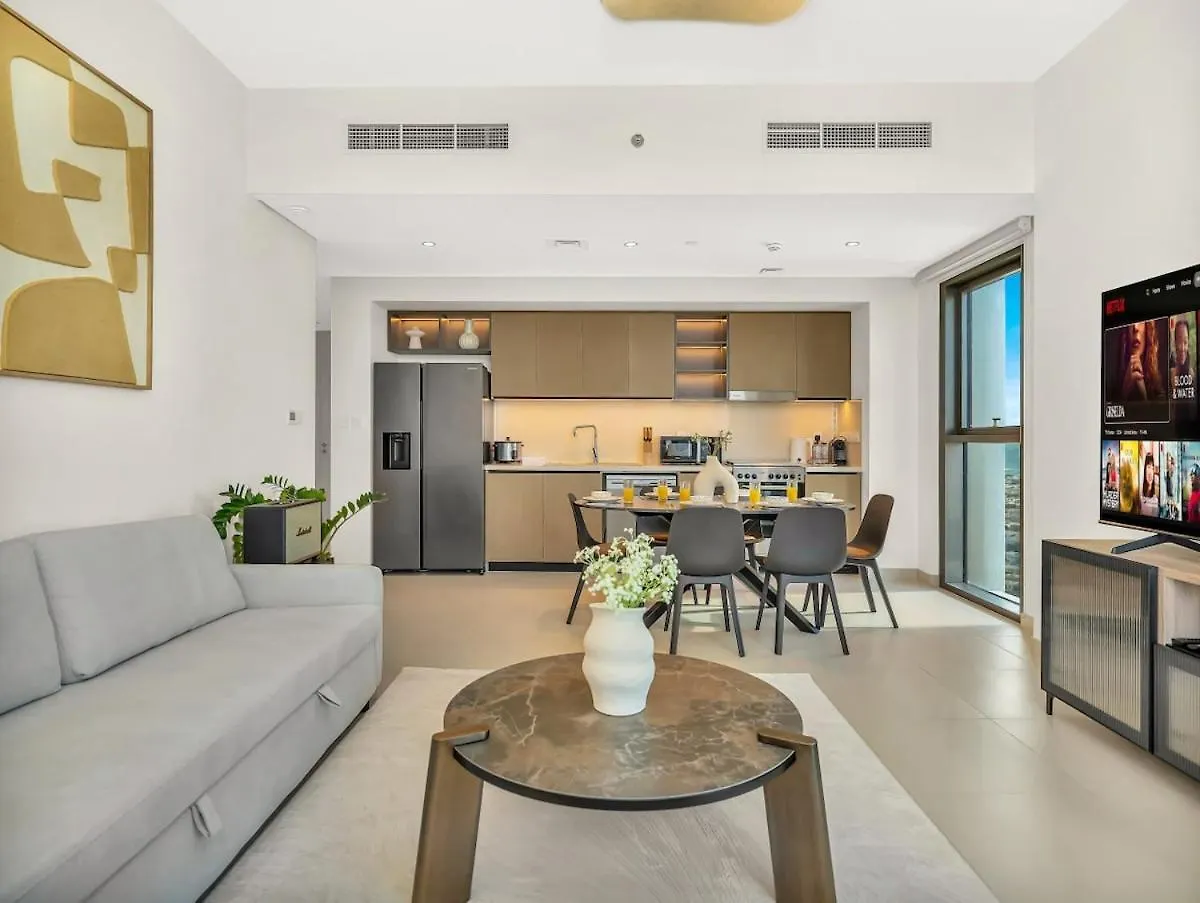 Modern High Rise 2Br Apartment With Burj Khalifa Views, Steps From Dubai Opera And Near Dubai Mall