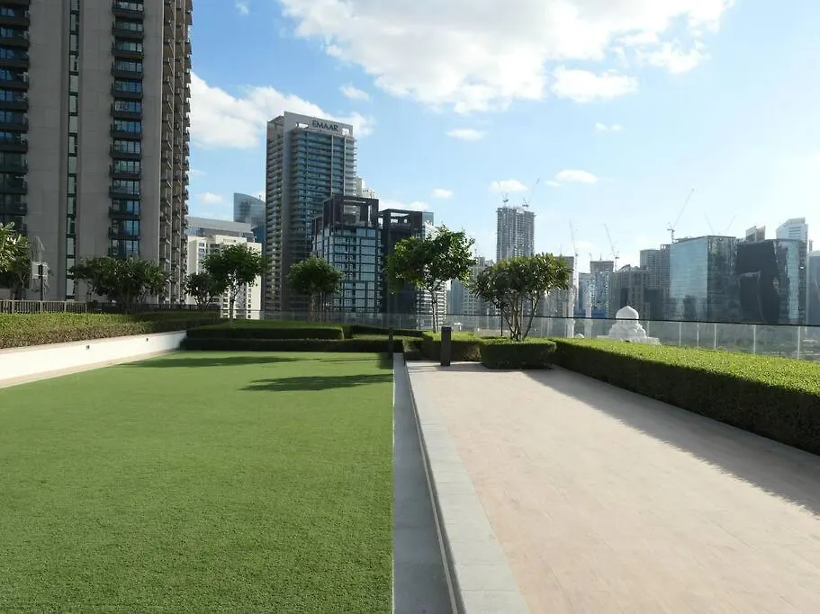 Modern High Rise 2Br Apartment With Burj Khalifa Views, Steps From Dubai Opera And Near Dubai Mall