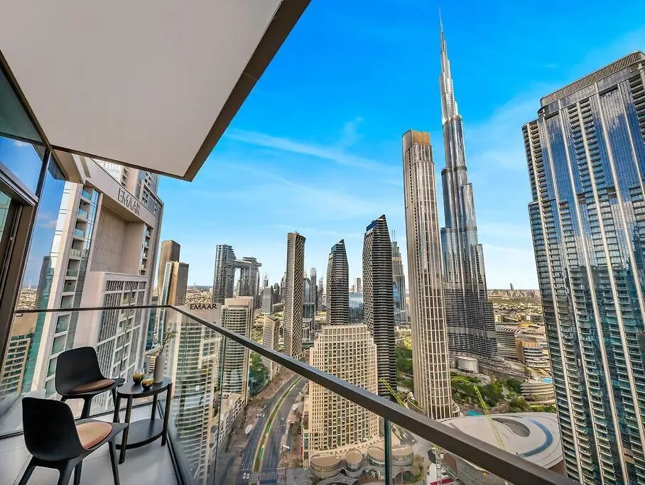 Modern High Rise 2Br Apartment With Burj Khalifa Views, Steps From Dubai Opera And Near Dubai Mall