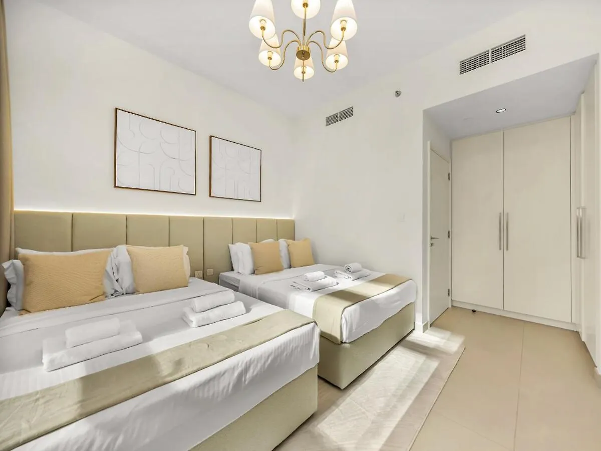 Modern High Rise 2Br Apartment With Burj Khalifa Views, Steps From Dubai Opera And Near Dubai Mall