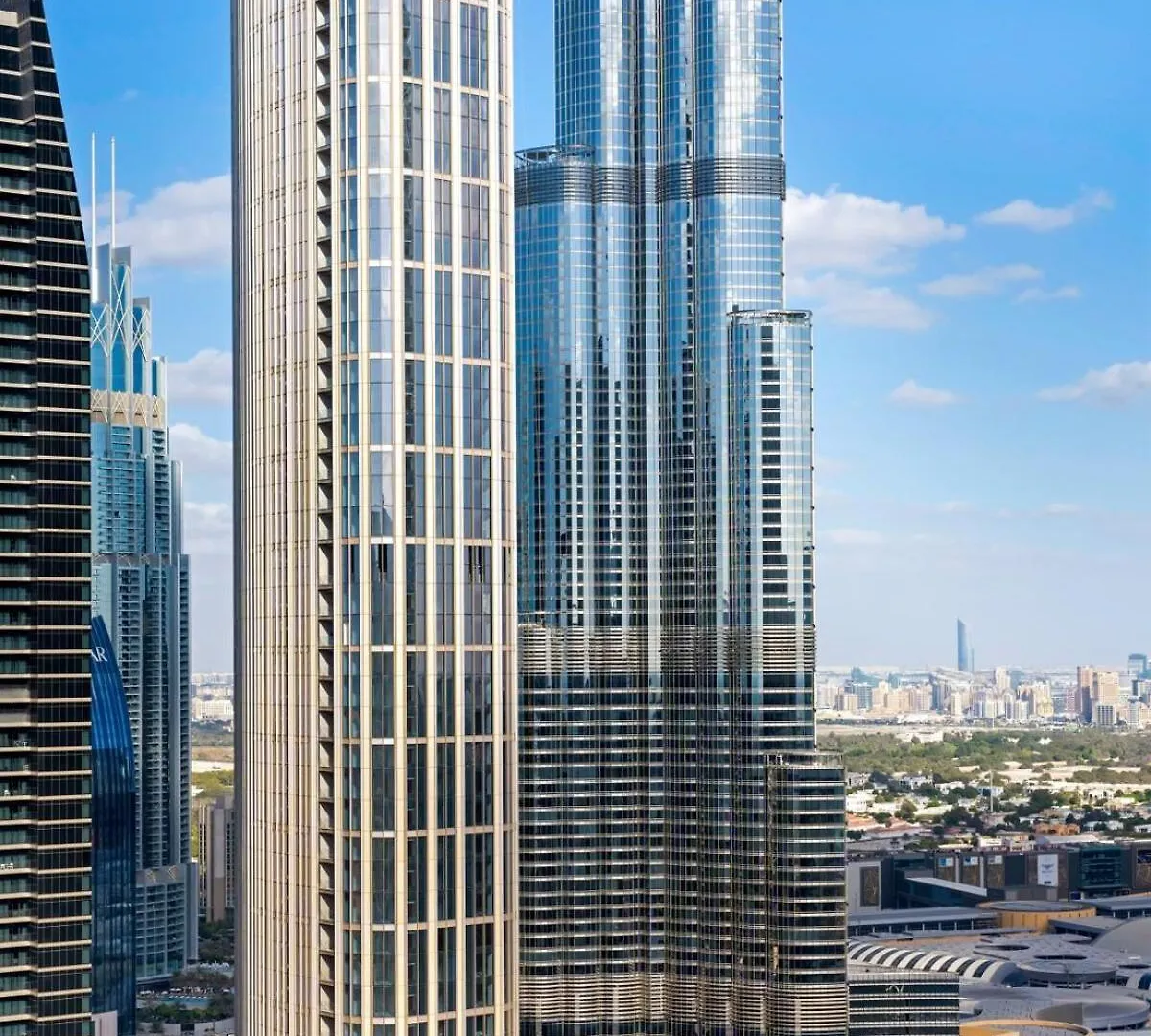 Modern High Rise 2Br Apartment With Burj Khalifa Views, Steps From Dubai Opera And Near Dubai Mall